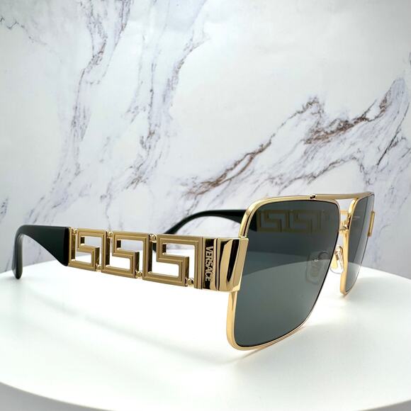 New VERSACE Sunglasses Gold Metal Greca Logo Rectangle Black Gray main image 12
